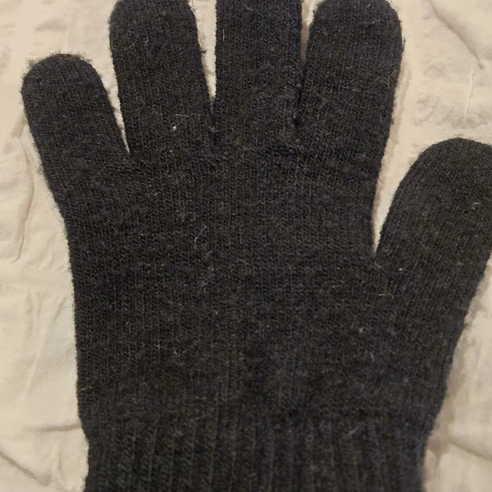🖤 Women’s Mini Black Knit Gloves – Stretch Fit